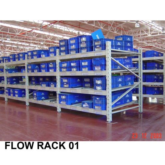 เคมีภัณฑ์ คิวเบสท์ เอ็นเตอร์ไพร์ส - ชั้นวางสินค้าในโรงงาน (Flow rack)